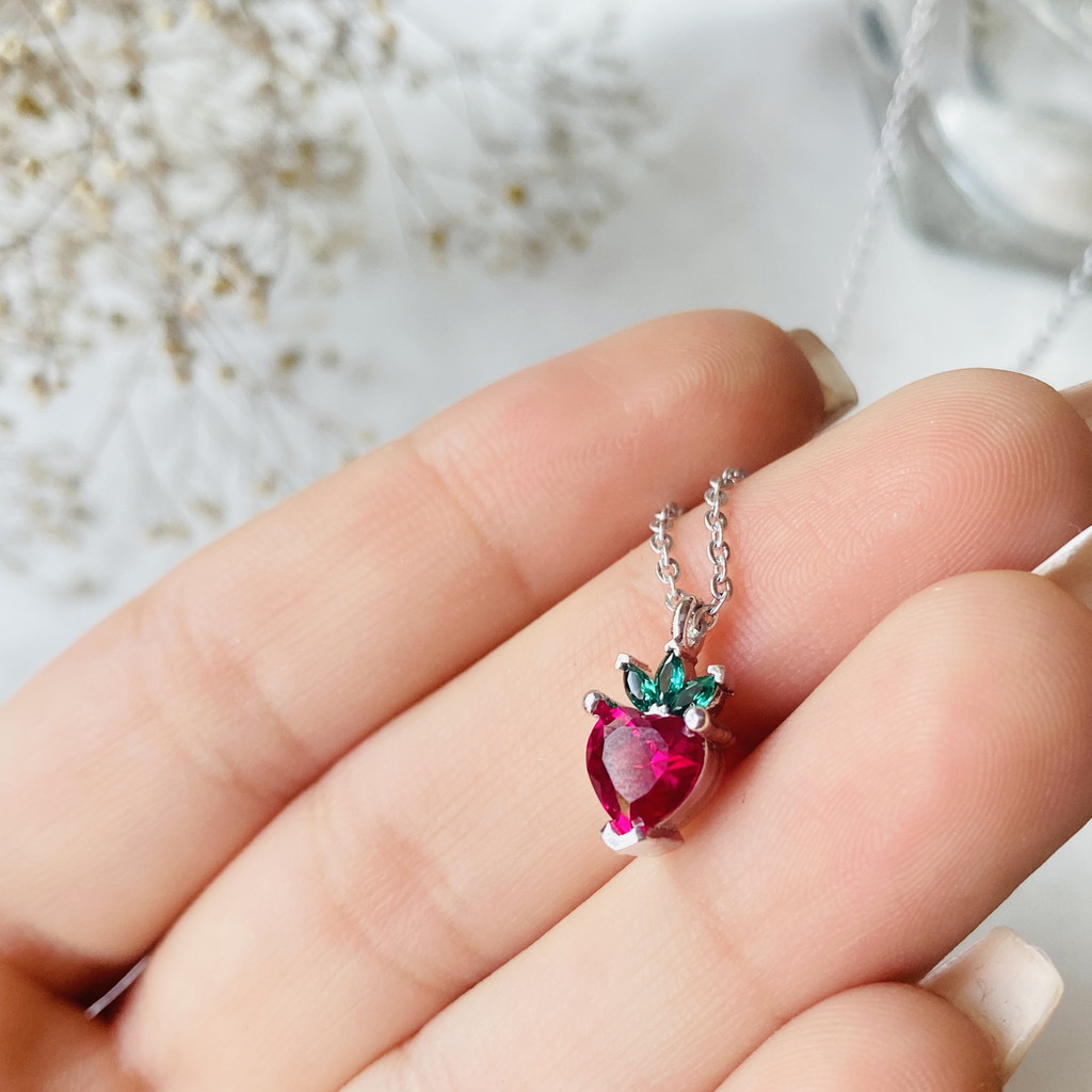 گردنبند دخترانه مدل توت فرنگی