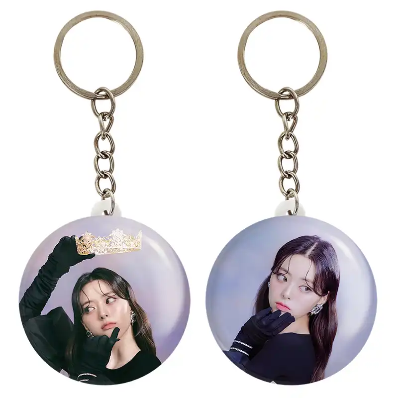 جاکلیدی خندالو مدل یونا گروه ایتزی ITZY کد 2021420221 مجموعه 2 عددی