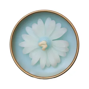 شمع دست ساز مدل گل بابونه