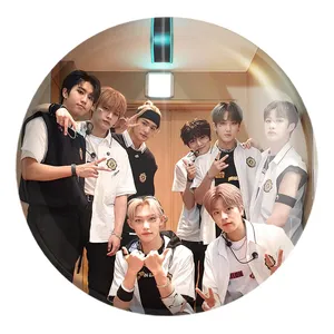 پیکسل خندالو طرح گروه استری کیدز Stray Kids کد 11849 مدل بزرگ