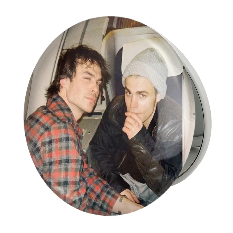 آینه جیبی خندالو طرح دیمون و استفان سالواتوره خاطرات یک خون آشام The Vampire Diaries مدل تاشو کد 20262 