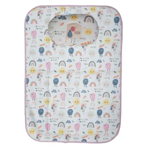 زیرانداز تعویض نوزاد اُمی مدل چیکی به همراه بالش