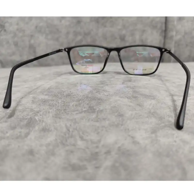 فریم عینک طبی مدل کائوچو دسته تیتانیوم کد 0152