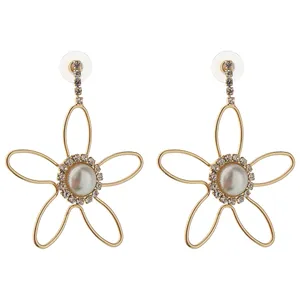 گوشواره زنانه مدل گل اسپرت کد 1448796