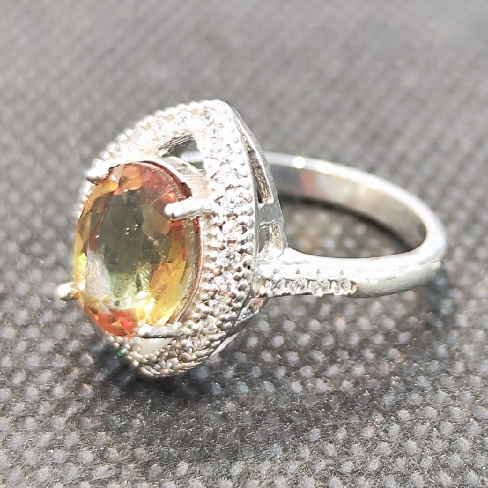 انگشتر نقره زنانه مدل سنگ الکساندریت کد 524 انگشتر نقره زنانه مدل سنگ الکساندریت کد 524