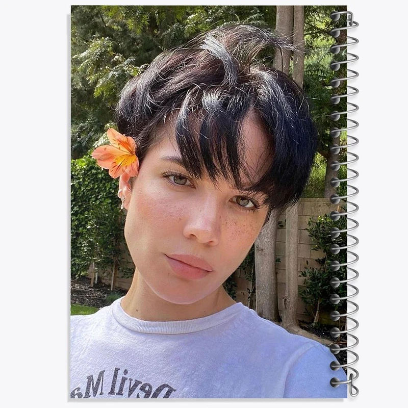 دفتر مشق 100 برگ خندالو طرح هالزی Halsey کد 19092