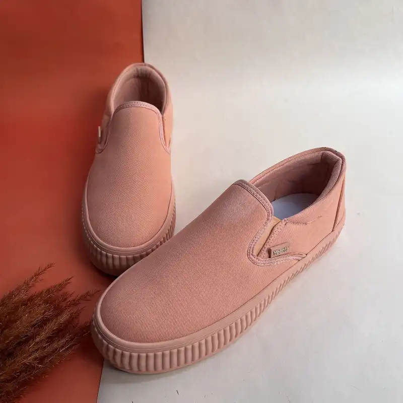 کفش روزمره زنانه مدل گلی