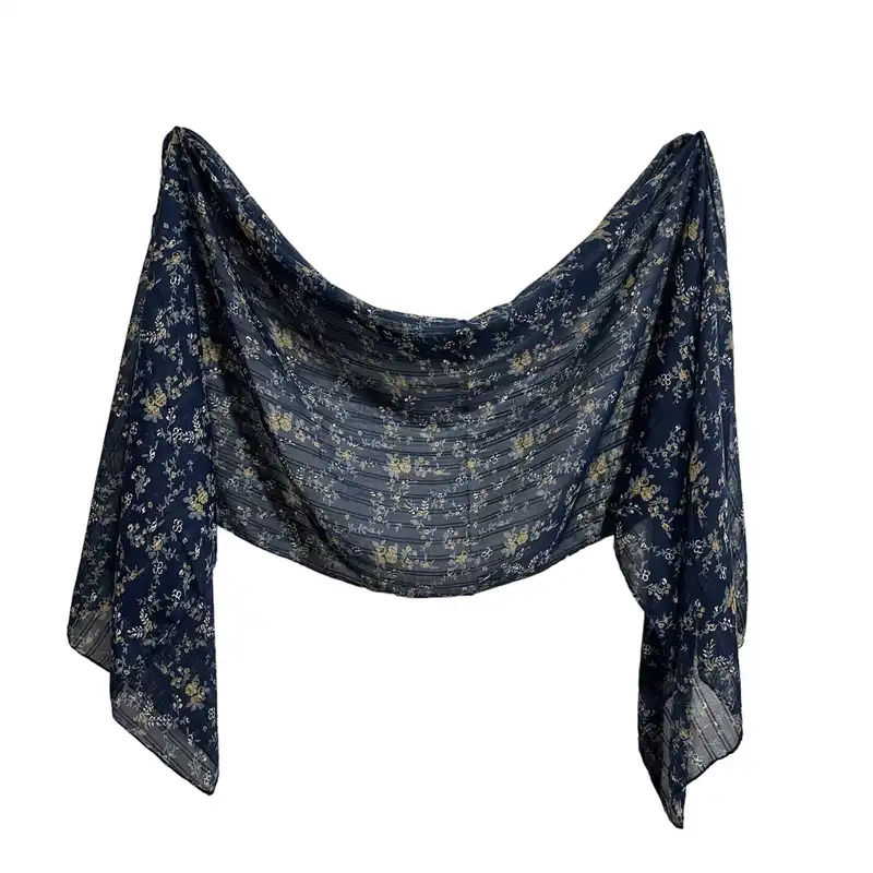 شال زنانه مدل گل و غنچه ریز قواره بزرگ نخ