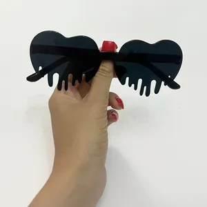 عینک آفتابی زنانه مدل قلبی 222