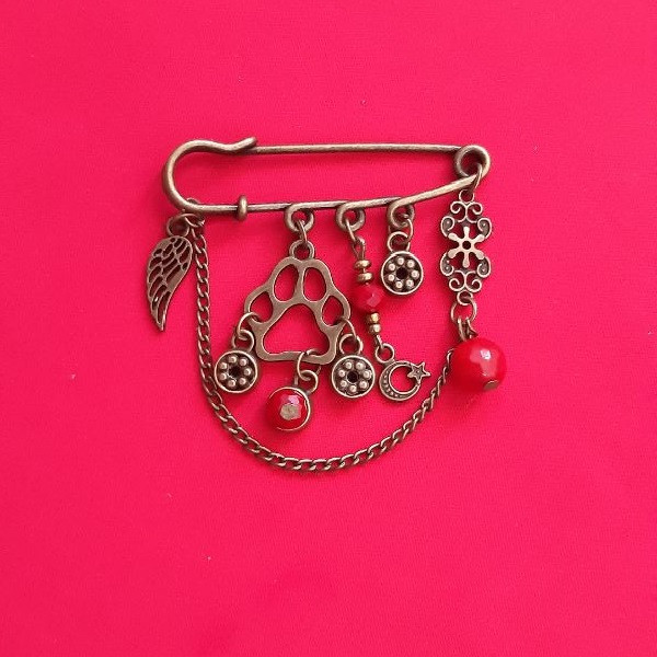 سنجاق سینه دخترانه مدل رد پا کد 1060 سنجاق سینه دخترانه مدل رد پا کد 1060