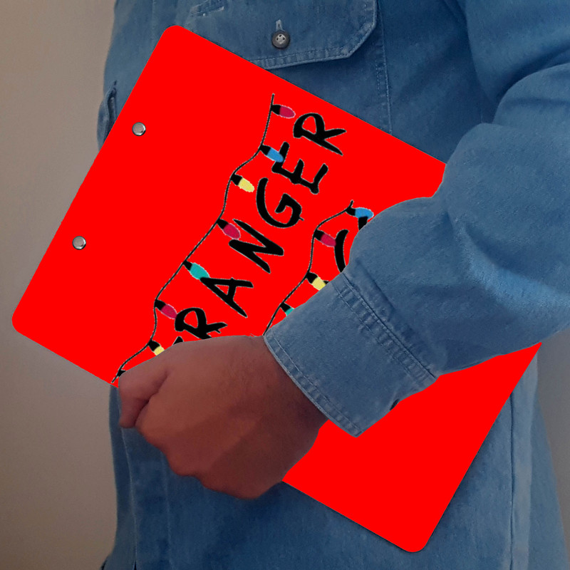 تخته شاسی طرح استرنجر تینگز سایز A4