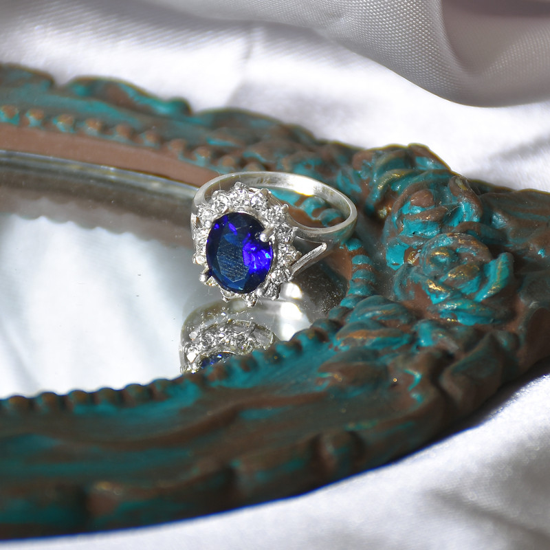 انگشتر نقره زنانه نقره جات لطفی مدل یاقوت کبود کد ANSH012 انگشتر نقره زنانه نقره جات لطفی مدل یاقوت کبود کد ANSH012