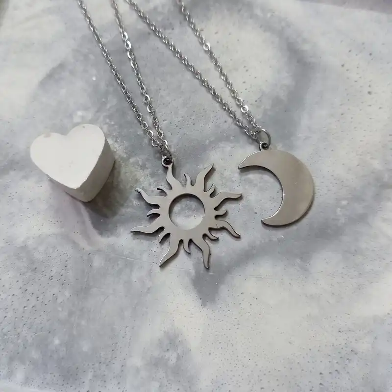 گردنبند مدل  دوستی ماه و خورشید بسته 2 عددی