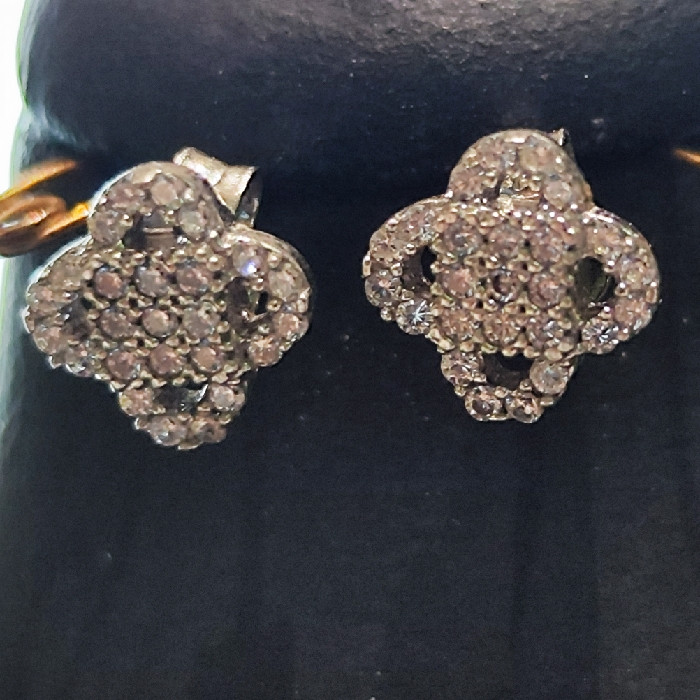 نیم ست نقره زنانه مدل سنگ برلیان اتمی کد 231 نیم ست نقره زنانه مدل سنگ برلیان اتمی کد 231