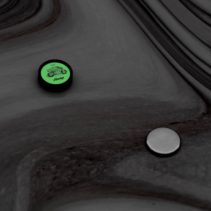 پیرسینگ گوش ناکسیگو مدل شب تاب طرح موتورسواری کد PM6725