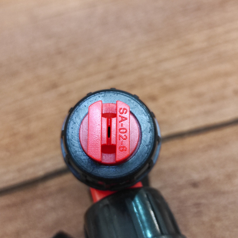 نازل خطی زن سمپاش کد a10