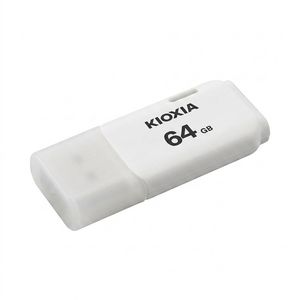 فلش مموری کیوکسیا مدل U202 ظرفیت 64 گیگابایت با رابط USB 2.0، بدنه پلاستیکی مقاوم، درپوش‌دار، سازگار با کامپیوتر، لپ‌تاپ، گوشی، تبلت و تلویزیون، پشتیبانی از Windows 11 و macOS نسخه 12 تا 15
