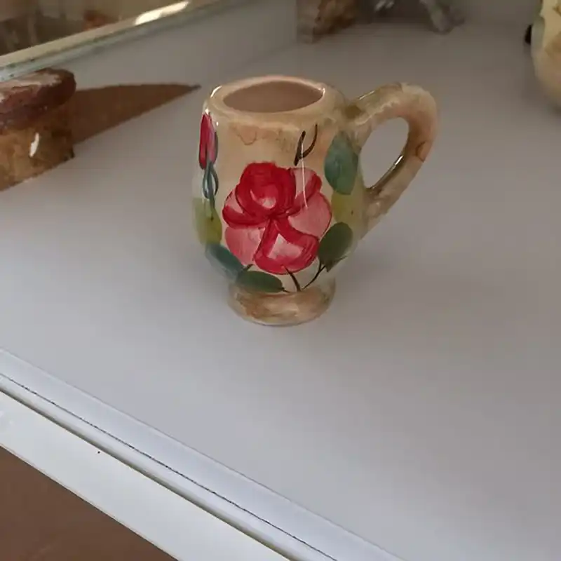 ست 3 تکه پارچ و لیوان سرامیکی مدل دوغ خوری طرح گل سرخ