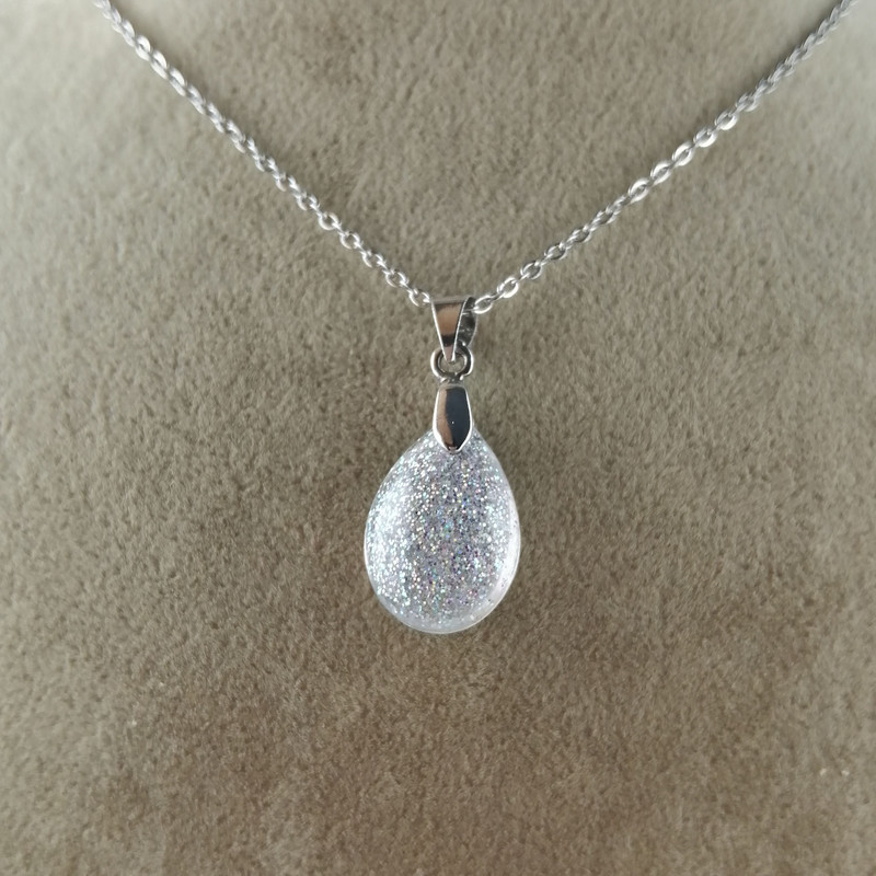 گردنبند دخترانه مدل اشکی رزینی گردنبند دخترانه مدل اشکی رزینی