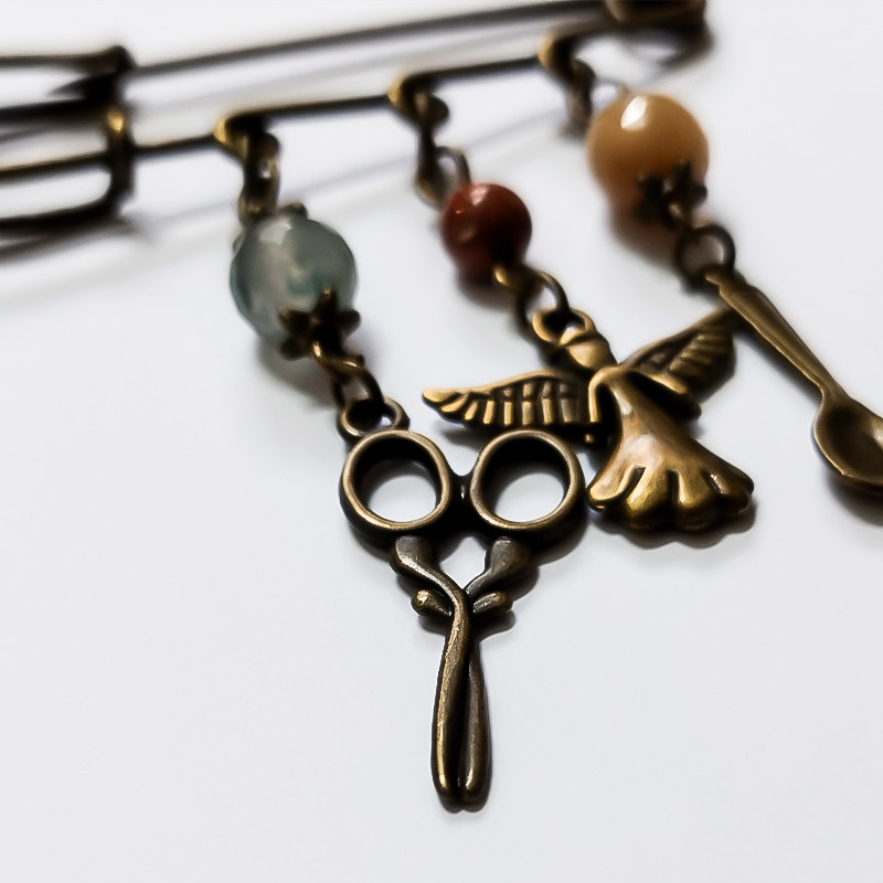 سنجاق سینه زنانه مدل رایبد سنجاق سینه زنانه مدل رایبد