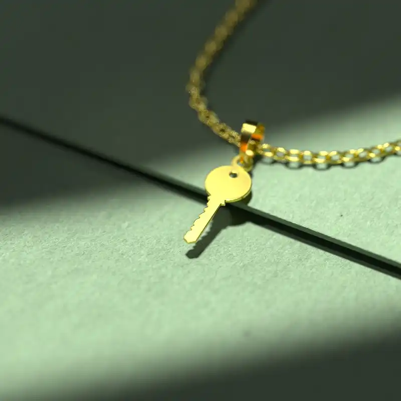 گردنبند طلا 18 عیار زنانه مدوپد مدل کلید کد F3-1-1111