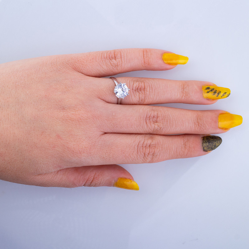 انگشتر نقره زنانه مدل تک تاش AMT_R119