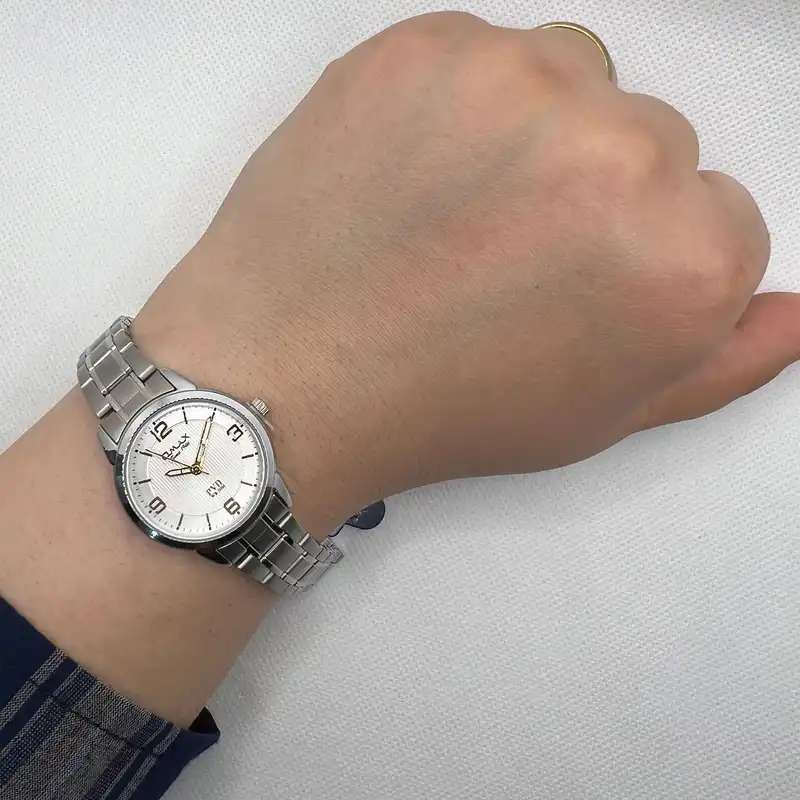 ساعت مچی عقربه ای زنانه اوماکس مدل OJSB004I028