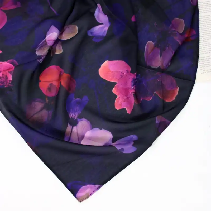 دستمال سر و گردن زنانه مدل مینی اسکارف نخی تابستانه جدید شبرنگی کد ana-2550