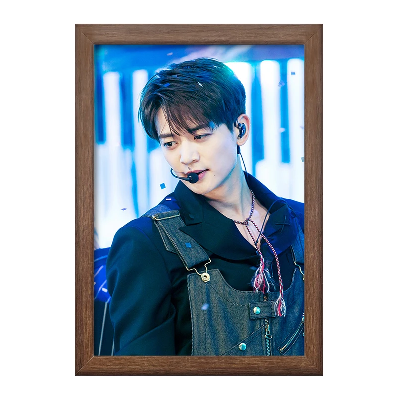 تابلو خندالو طرح مینهو گروه شاینی Shinee  کد 21341