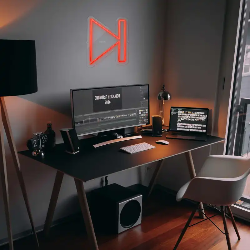 چراغ دیواری نئون دیزاین طرح Next_RD