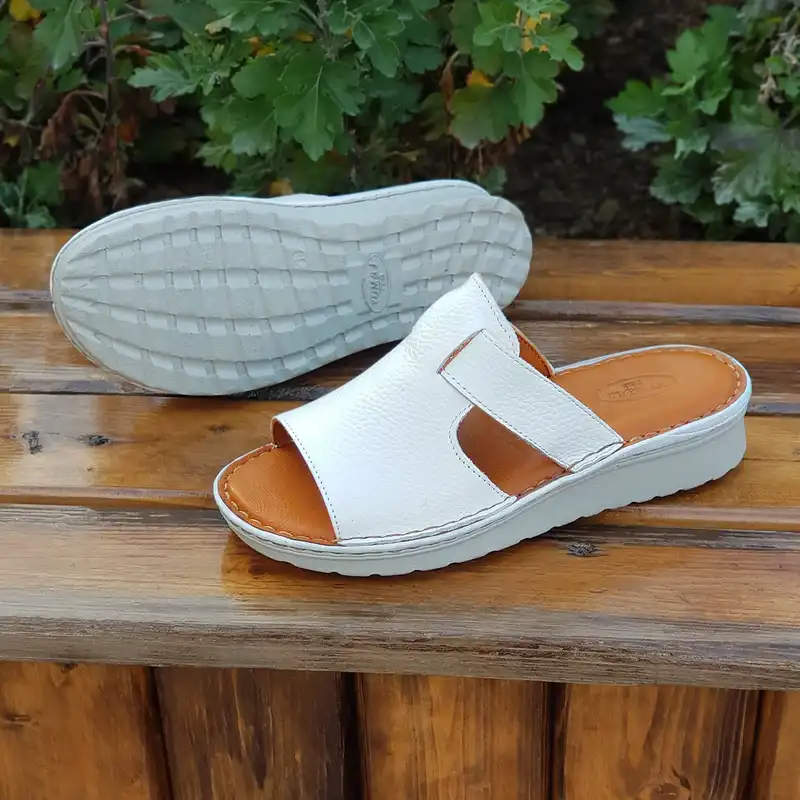 دمپایی زنانه مدل چرم طبیعی کد 07 رنگ سفید