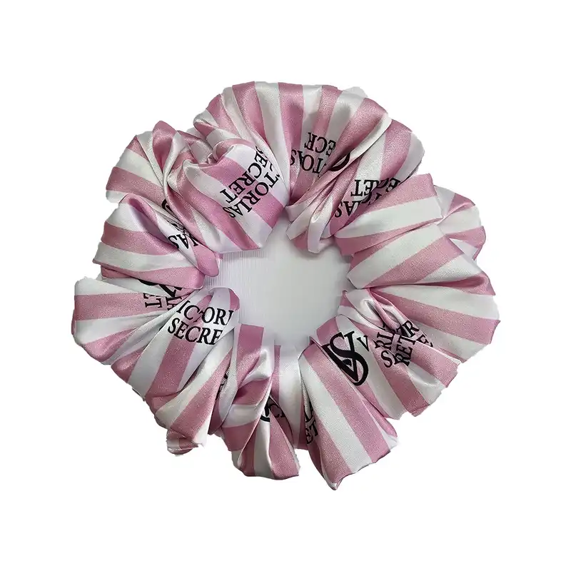 کلاه زنانه مدل خواب ساتن دو رو به همراه چشم بند و کش مو