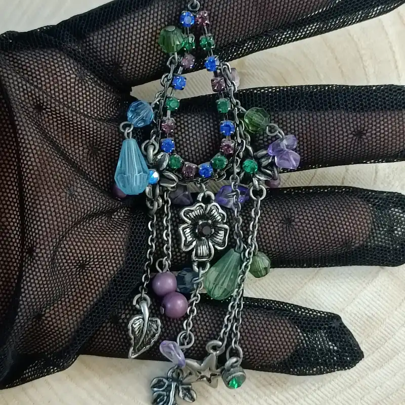 گوشواره زنانه مدل هندی نگین دار