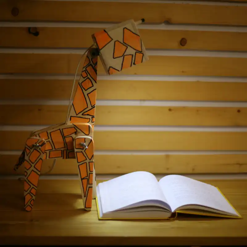 چراغ مطالعه مدل زرافه