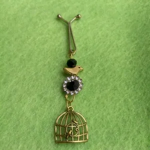 گل سینه زنانه مدل amin11