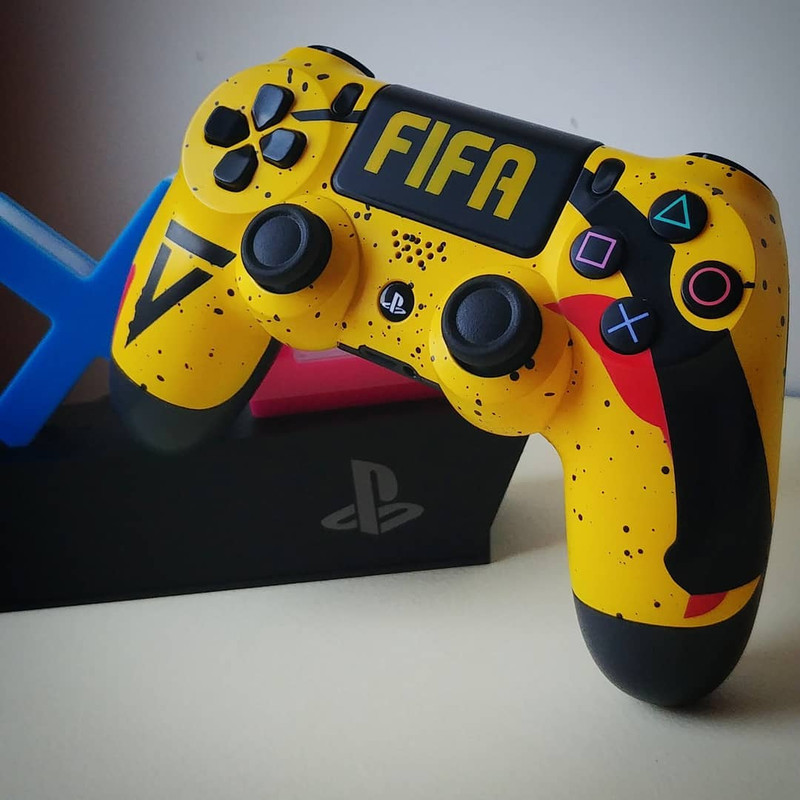 دسته بازی پلی استیشن ۴ سونی مدل طرح fifa 2