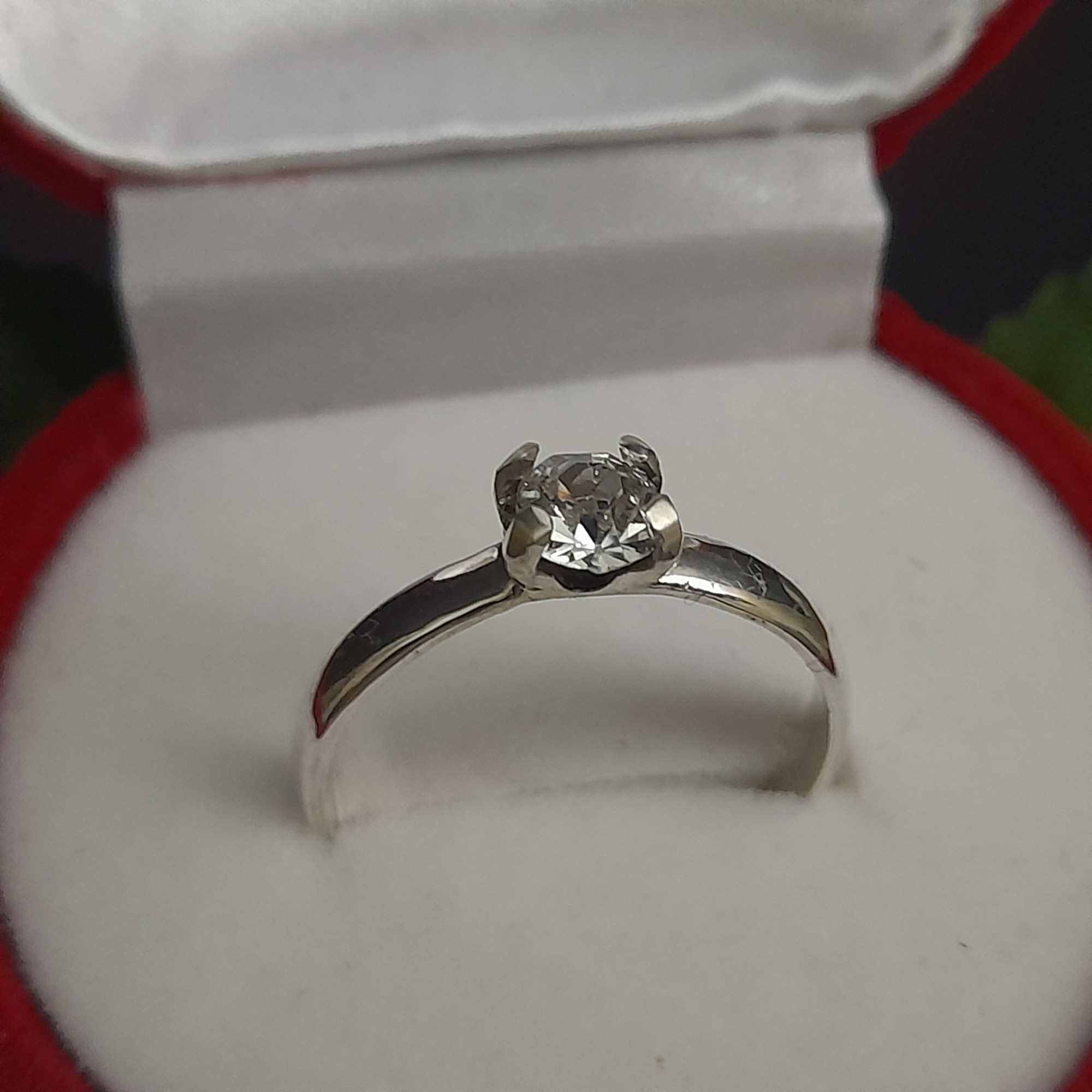 انگشتر نقره زنانه مدل تک نگین