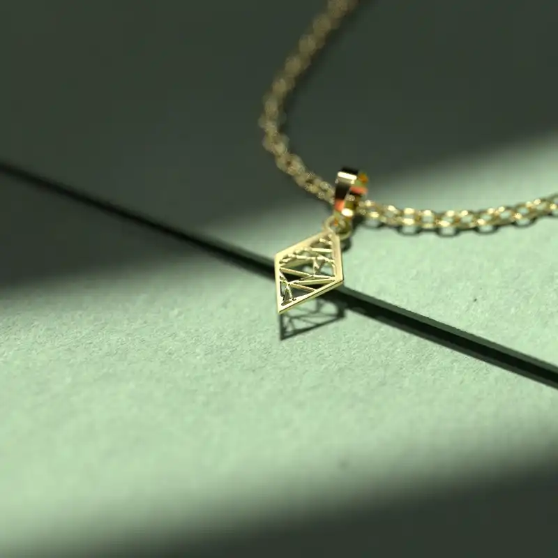 گردنبند طلا 18 عیار زنانه مدوپد مدل هندسی کد V2-1-1100