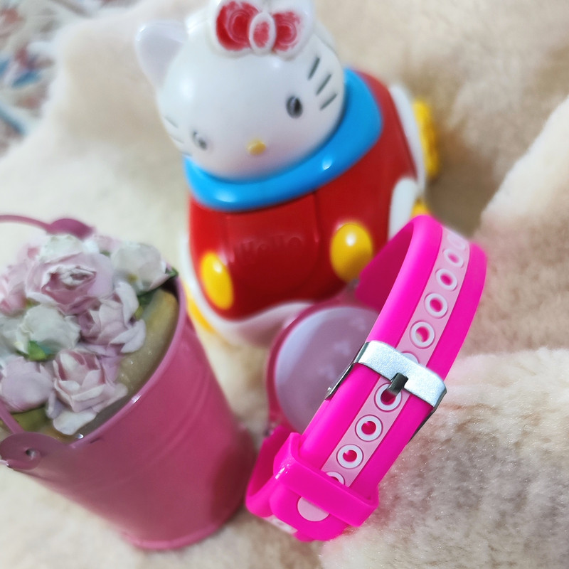 ساعت مچی عقربه ای بچگانه مدل چراغدار بند TPU کد 1 ساعت مچی عقربه ای بچگانه مدل چراغدار بند TPU کد 1