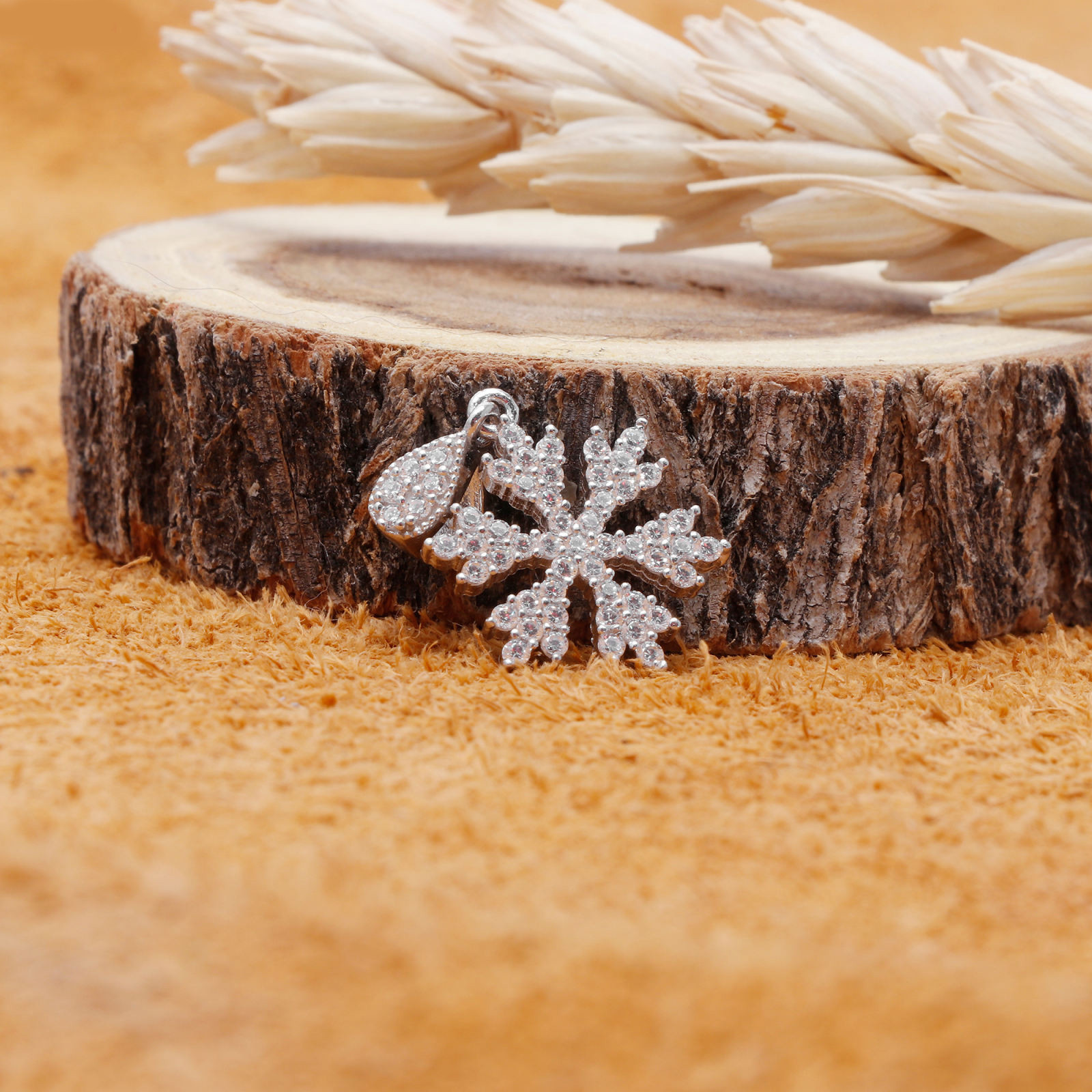 آویز گردنبند نقره زنانه مدل AMT_M037 آویز گردنبند نقره زنانه مدل AMT_M037