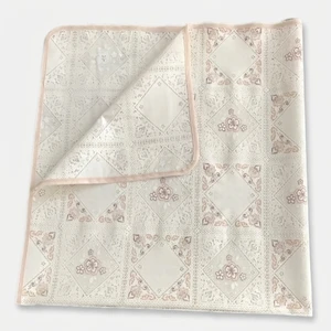 سفره 4 نفره مدل رویال طرح گیپور کد 06 سایز 100×100 سانتی متر