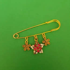 سنجاق سینه زنانه مدل گل