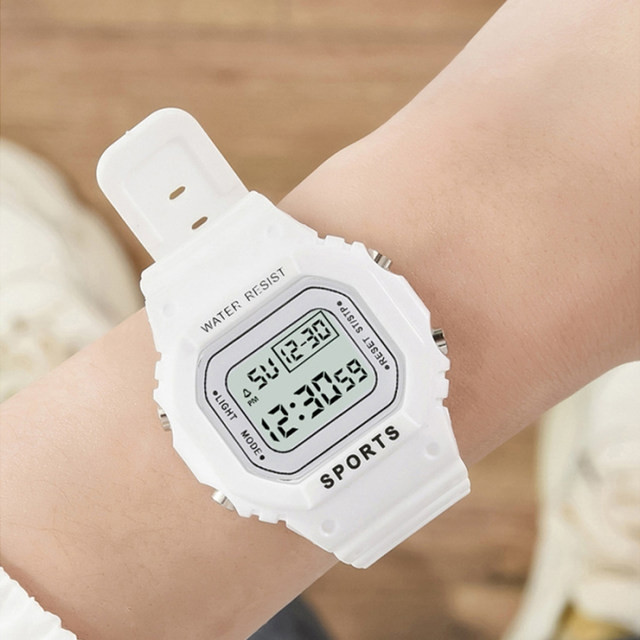 ساعت مچی دیجیتال مدل بند سیلیکونی کرنومتردار کد 4