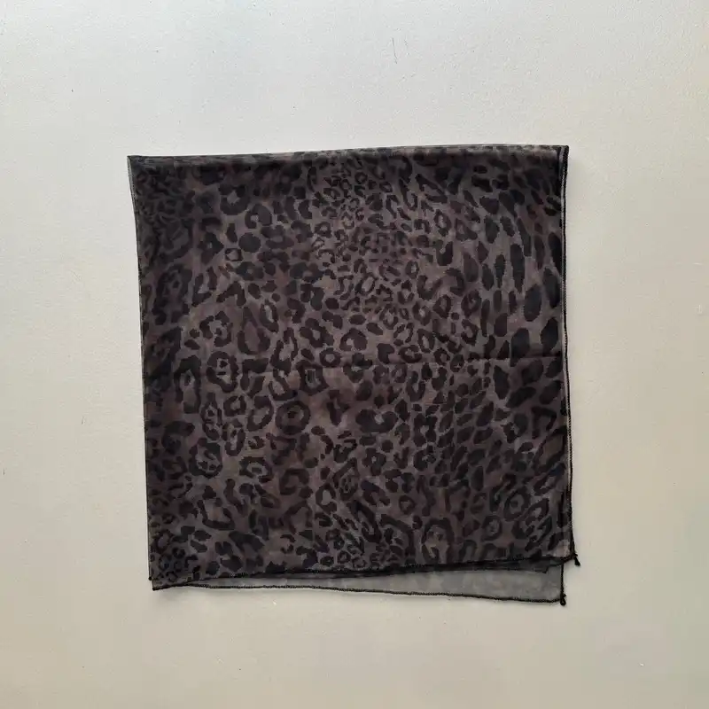 روسری زنانه مدل مینی توری پلنگی کد 1