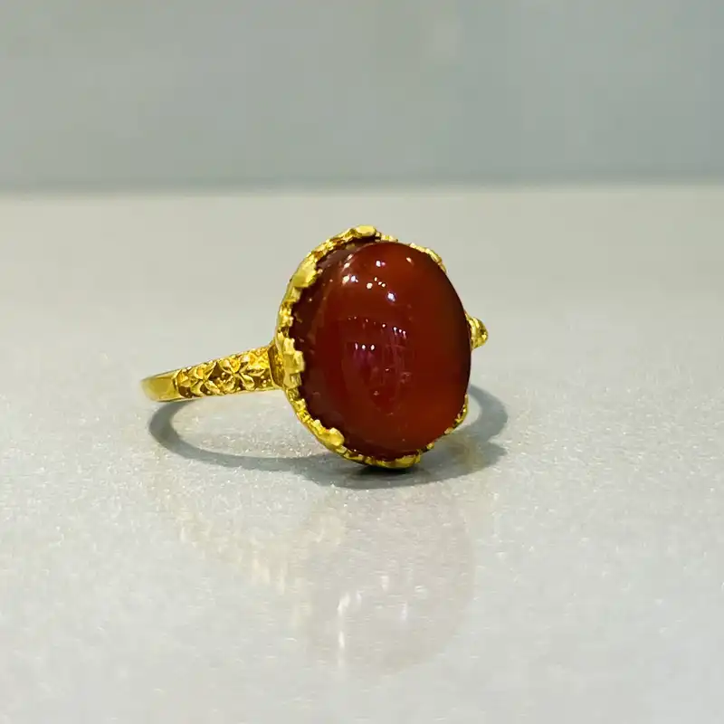 انگشتر نقره زنانه مدل ظریف روکش طلا عقیق یمنی کد 04-35