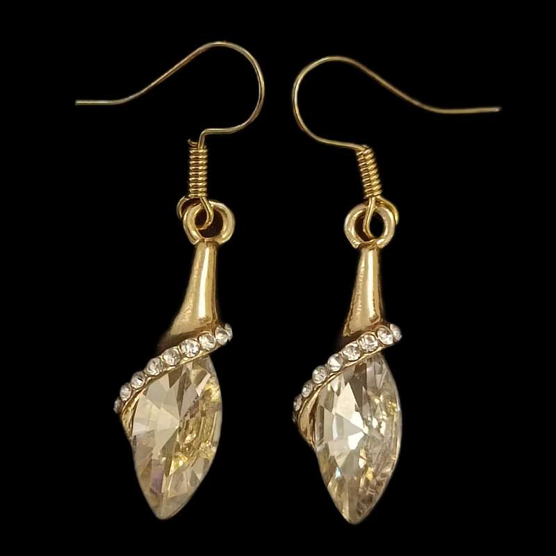 گوشواره زنانه مدل فانتزی گوشواره زنانه مدل فانتزی