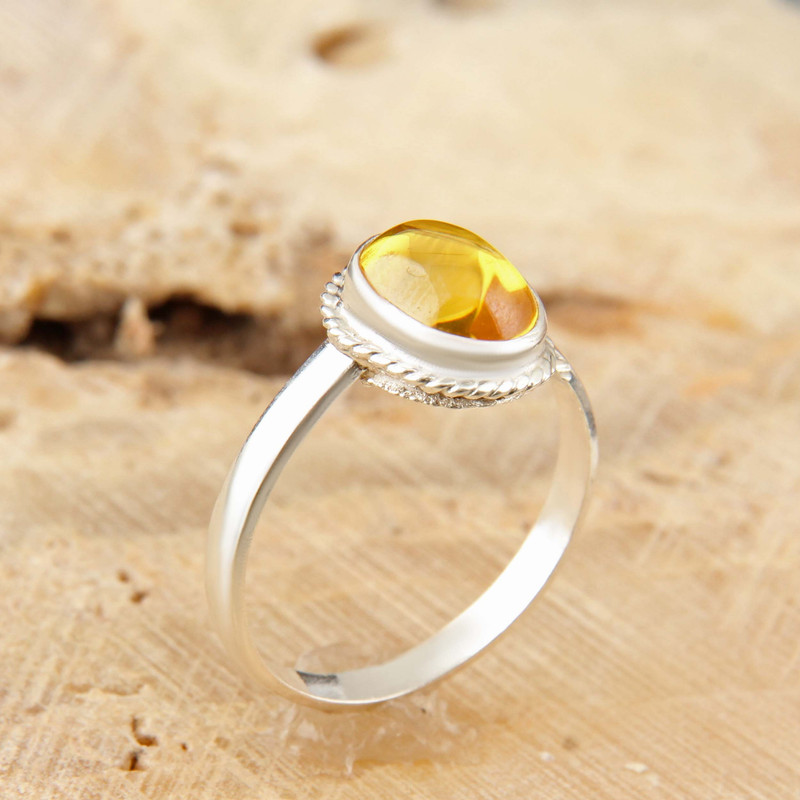 انگشتر نقره زنانه بازرگانی میلادی مدل کوارتز جواهری کد AW_690 انگشتر نقره زنانه بازرگانی میلادی مدل کوارتز جواهری کد AW_690