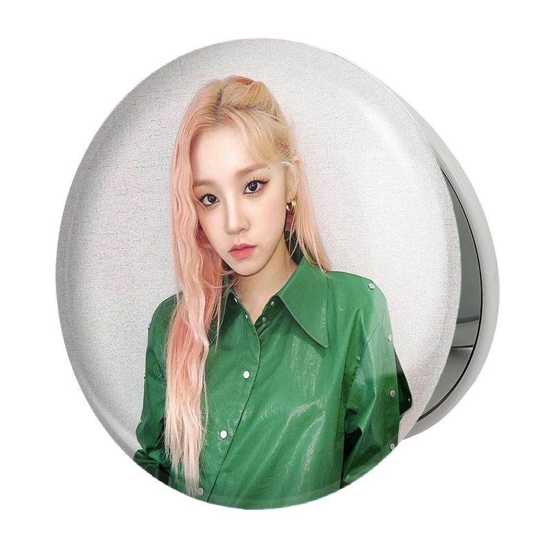 آینه جیبی خندالو طرح یوکی گروه جی آیدل GIdle مدل تاشو کد 19509 