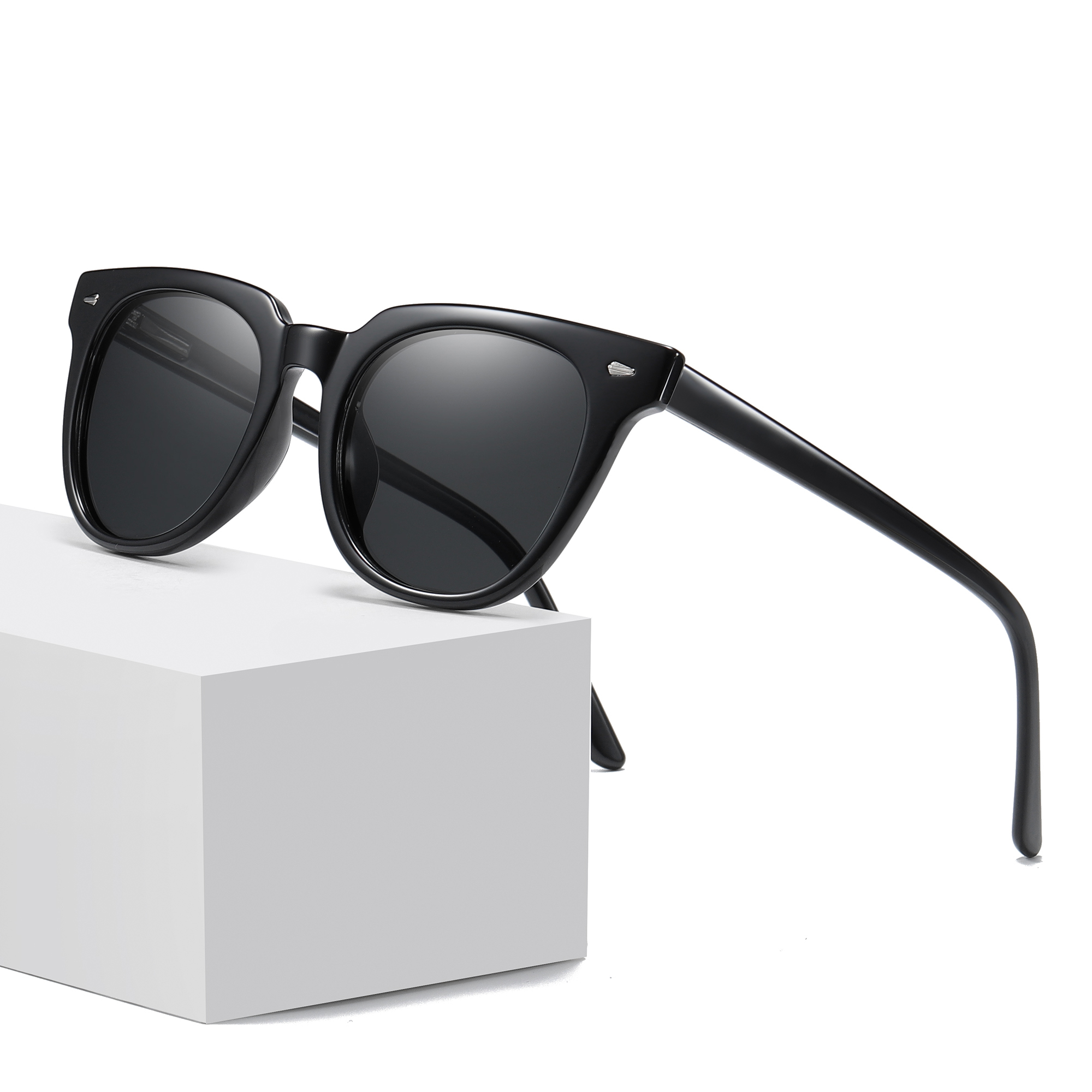 عینک آفتابی آلبرت وگ مدل TR3361C02-P20 Polarized Obsidian Onyx