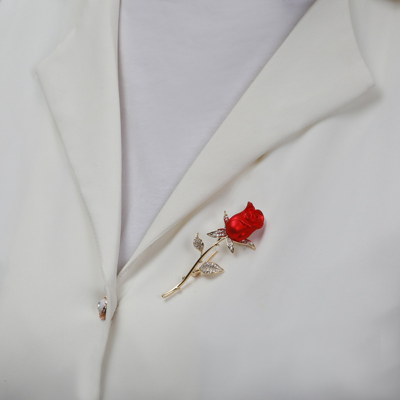 گل سینه زنانه مدل نگین دار طرح گل رز کد 112007014